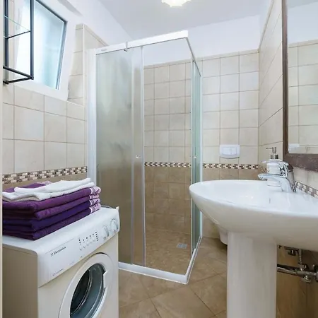 别墅 Luxury Villa In Tar With Heated Pool Tar-Vabriga