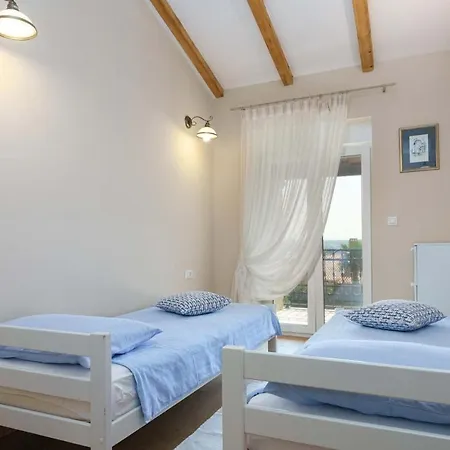 Luxury Villa In Tar With Heated Pool Tar-Vabriga