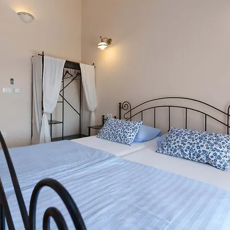 Luxury Villa In Tar With Heated Pool 别墅