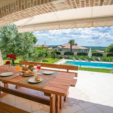 Luxury Villa In Tar With Heated Pool Tar-Vabriga