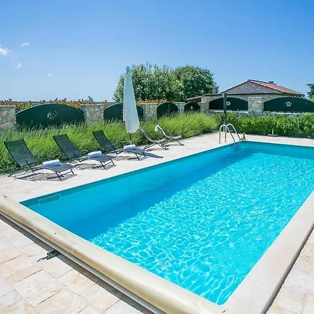 Luxury Villa In Tar With Heated Pool
