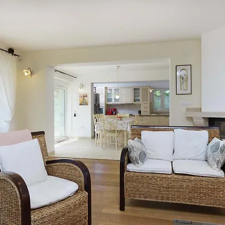 Luxury Villa In Tar With Heated Pool Villa Tar-Vabriga