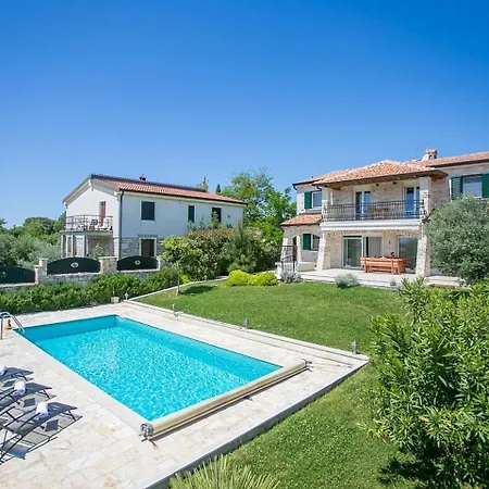 Luxury Villa In Tar With Heated Pool * Tar-Vabriga